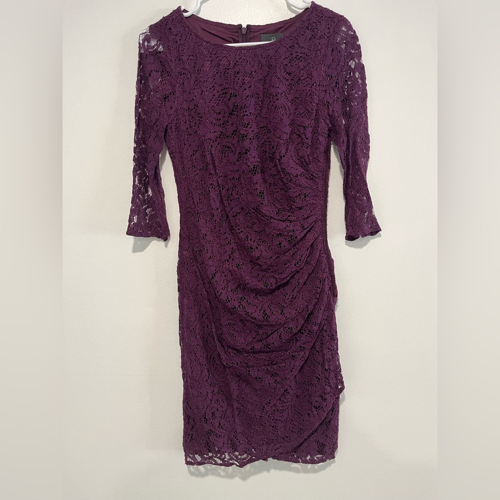 Adrianna Papell Dress
Size 8